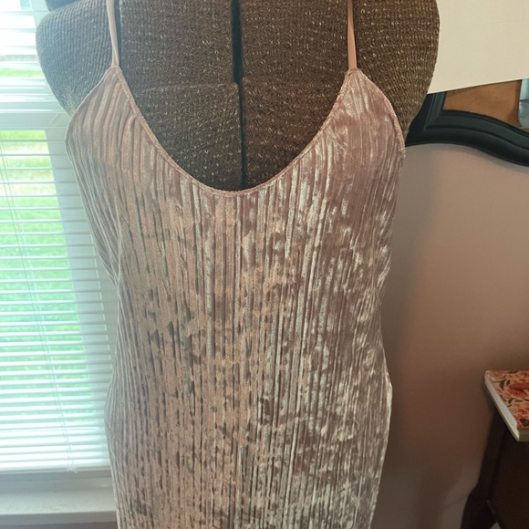 Dress - Picture 3 of 5